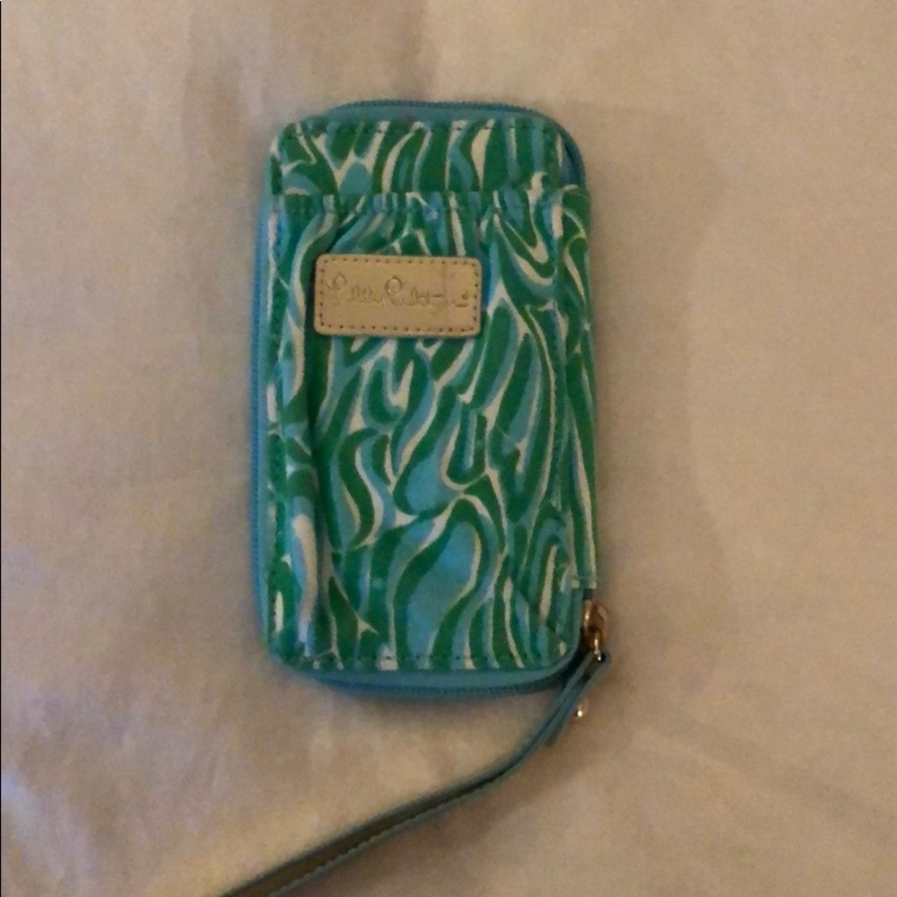 lily pulitzer wristlet